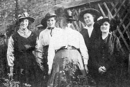 Mabel Pearce (second from right), about 1917